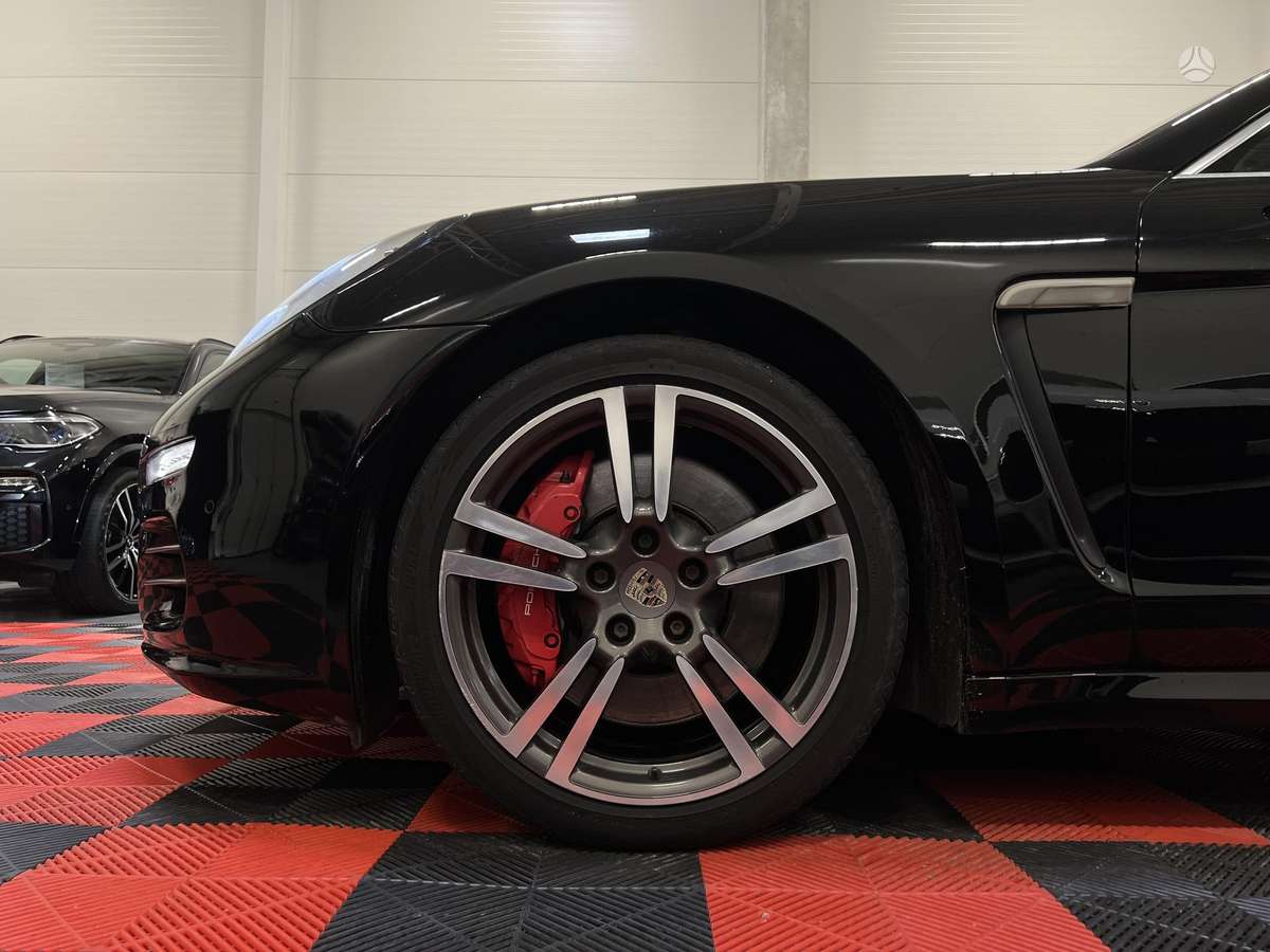 Porsche Panamera, 3.0 l., Хэтчбек