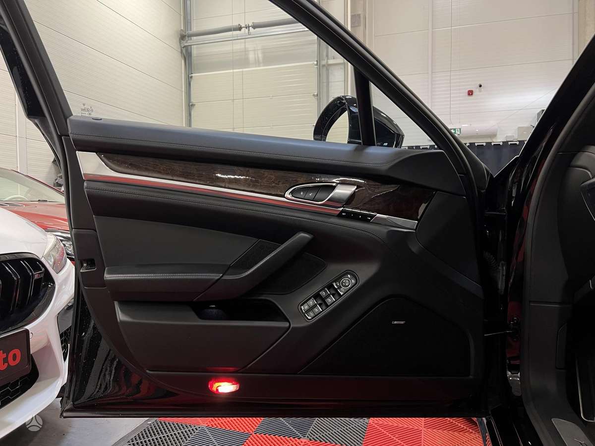 Porsche Panamera, 3.0 l., Хэтчбек