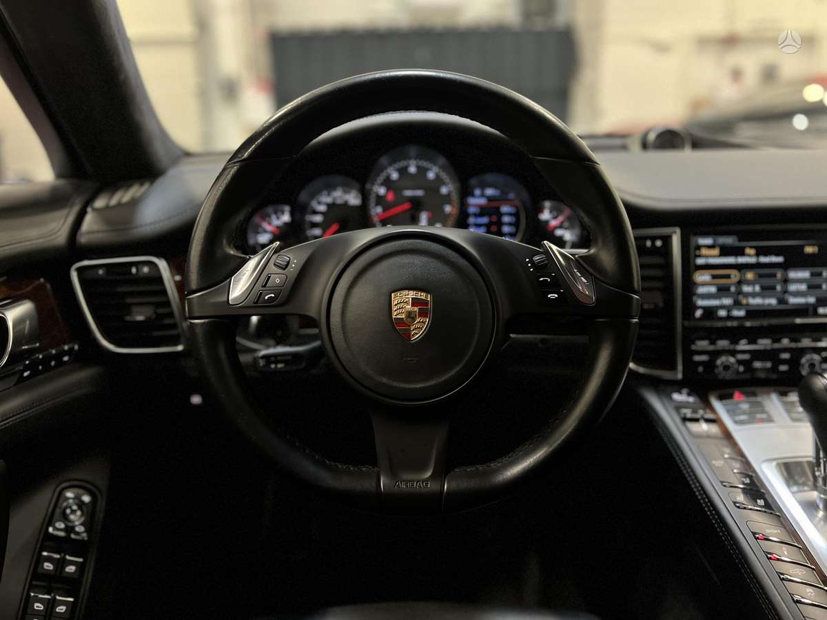 Porsche Panamera, 3.0 l., Хэтчбек