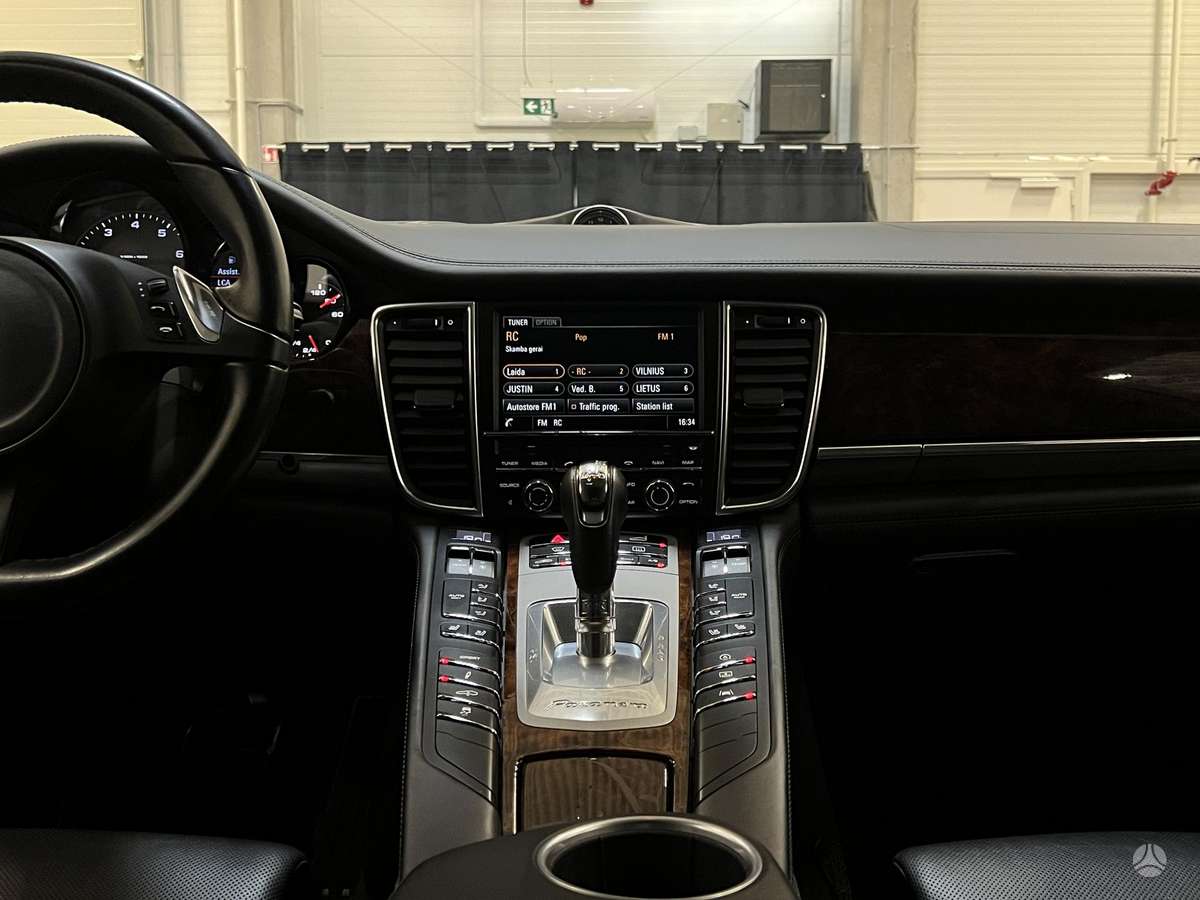 Porsche Panamera, 3.0 l., Хэтчбек