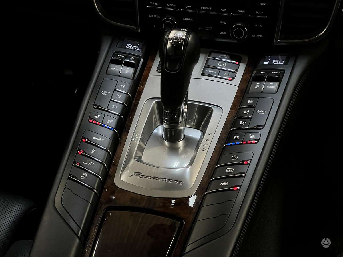 Porsche Panamera, 3.0 l., Хэтчбек