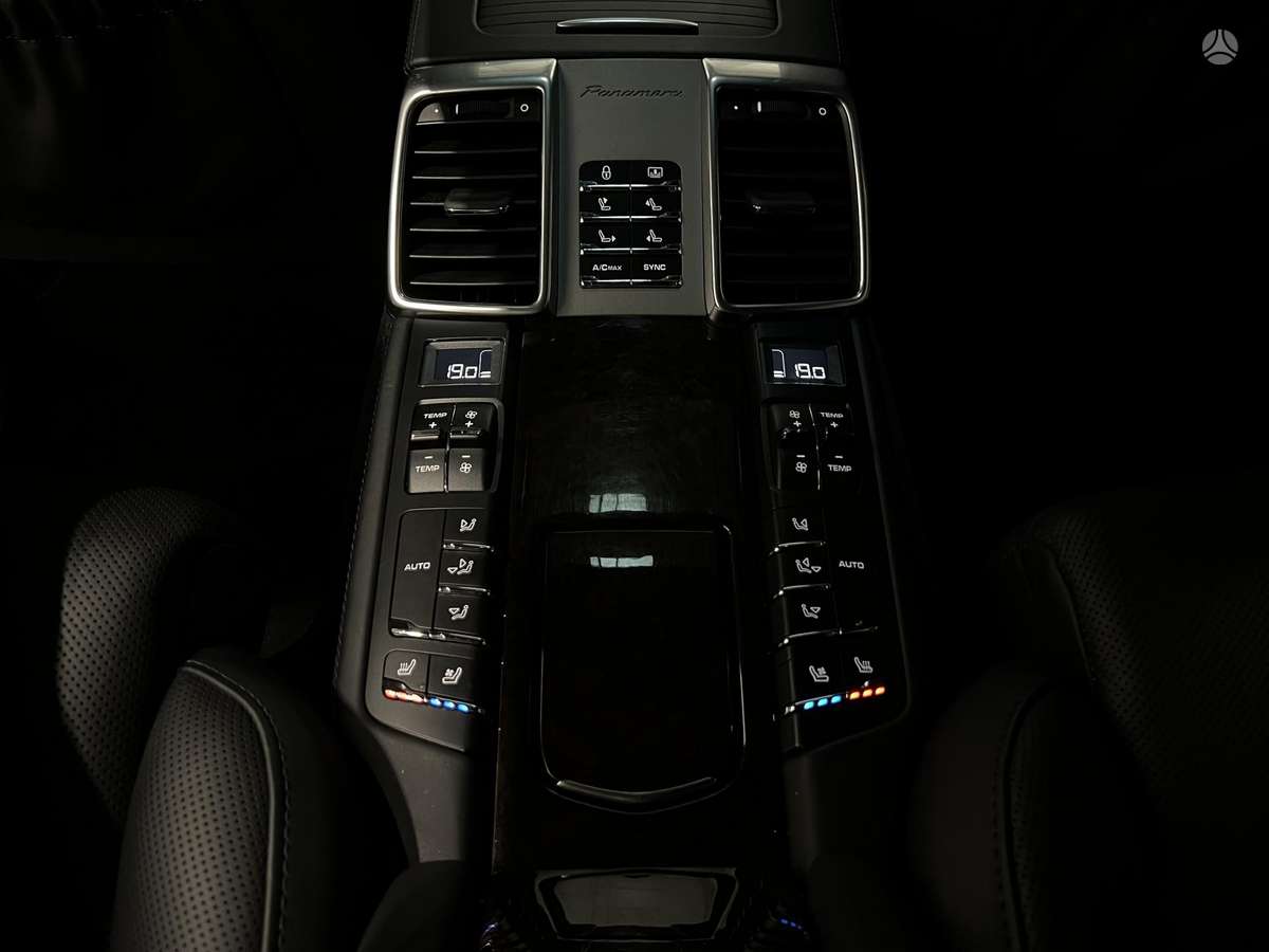 Porsche Panamera, 3.0 l., Хэтчбек