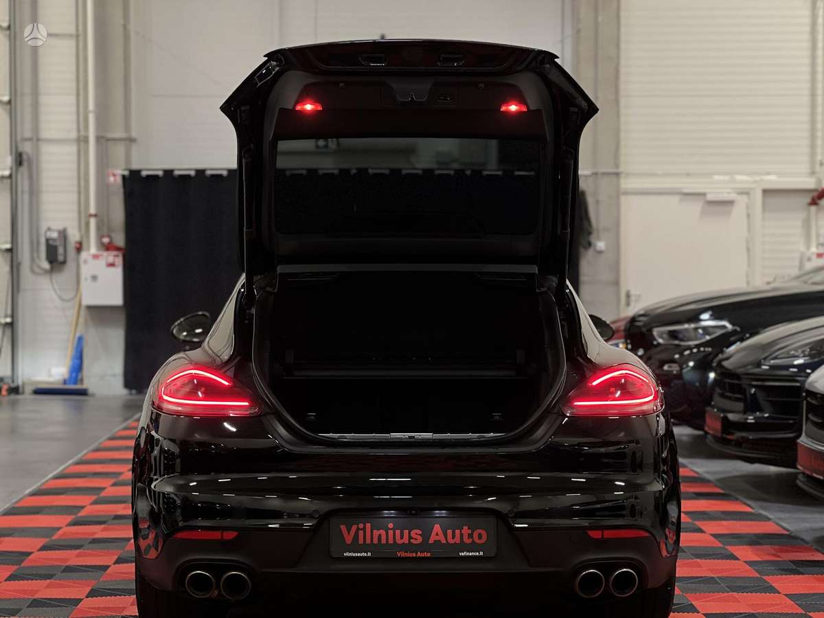 Porsche Panamera, 3.0 l., Хэтчбек