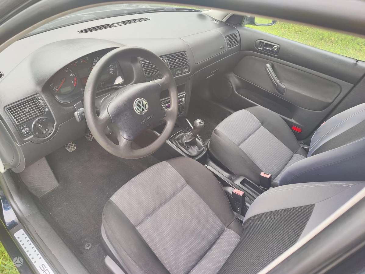 Volkswagen Golf - 5