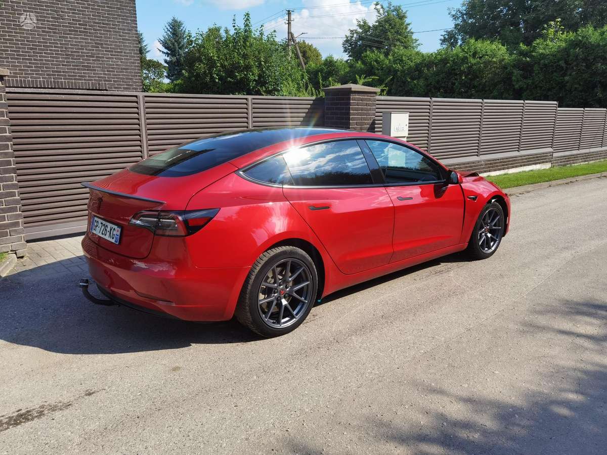 Tesla Model 3, 60 kWh, hatchback