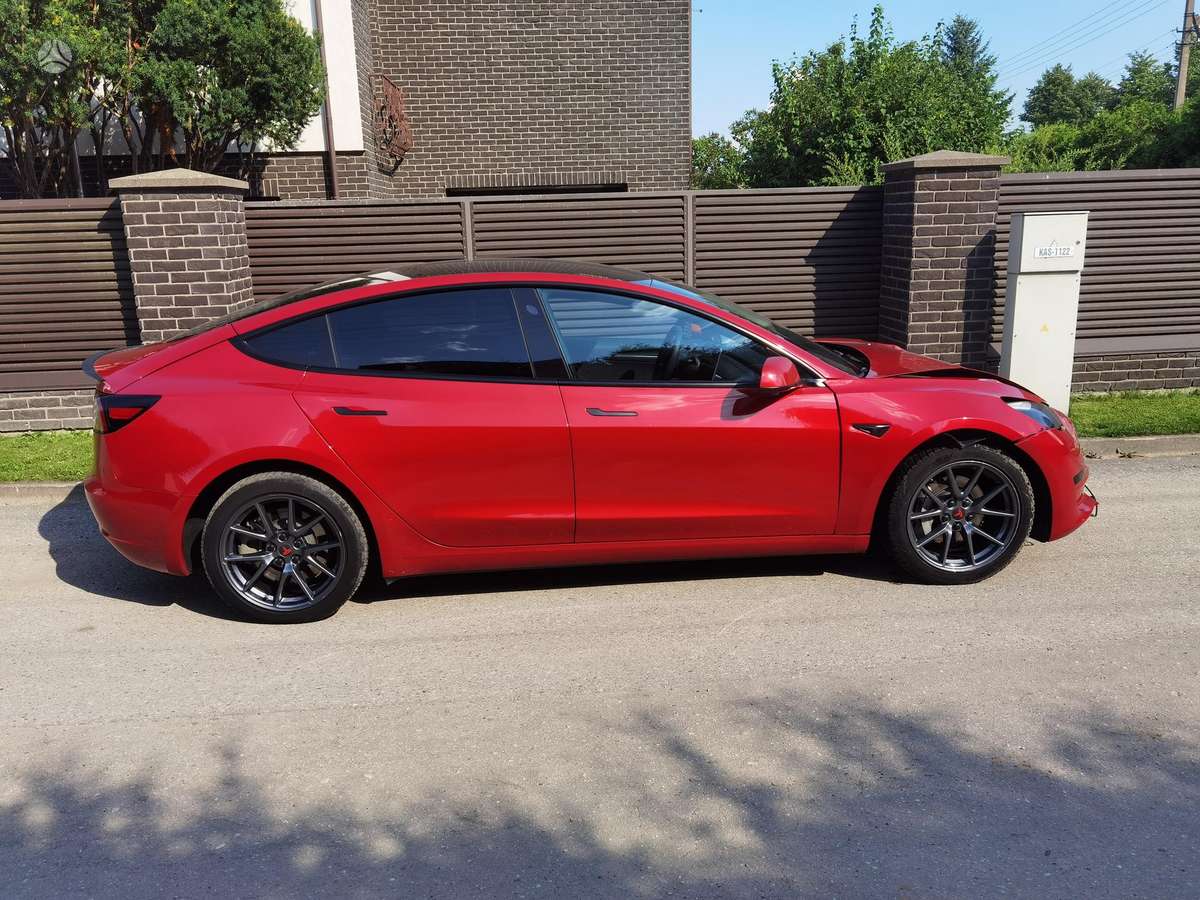 Tesla Model 3, 60 kWh, hatchback