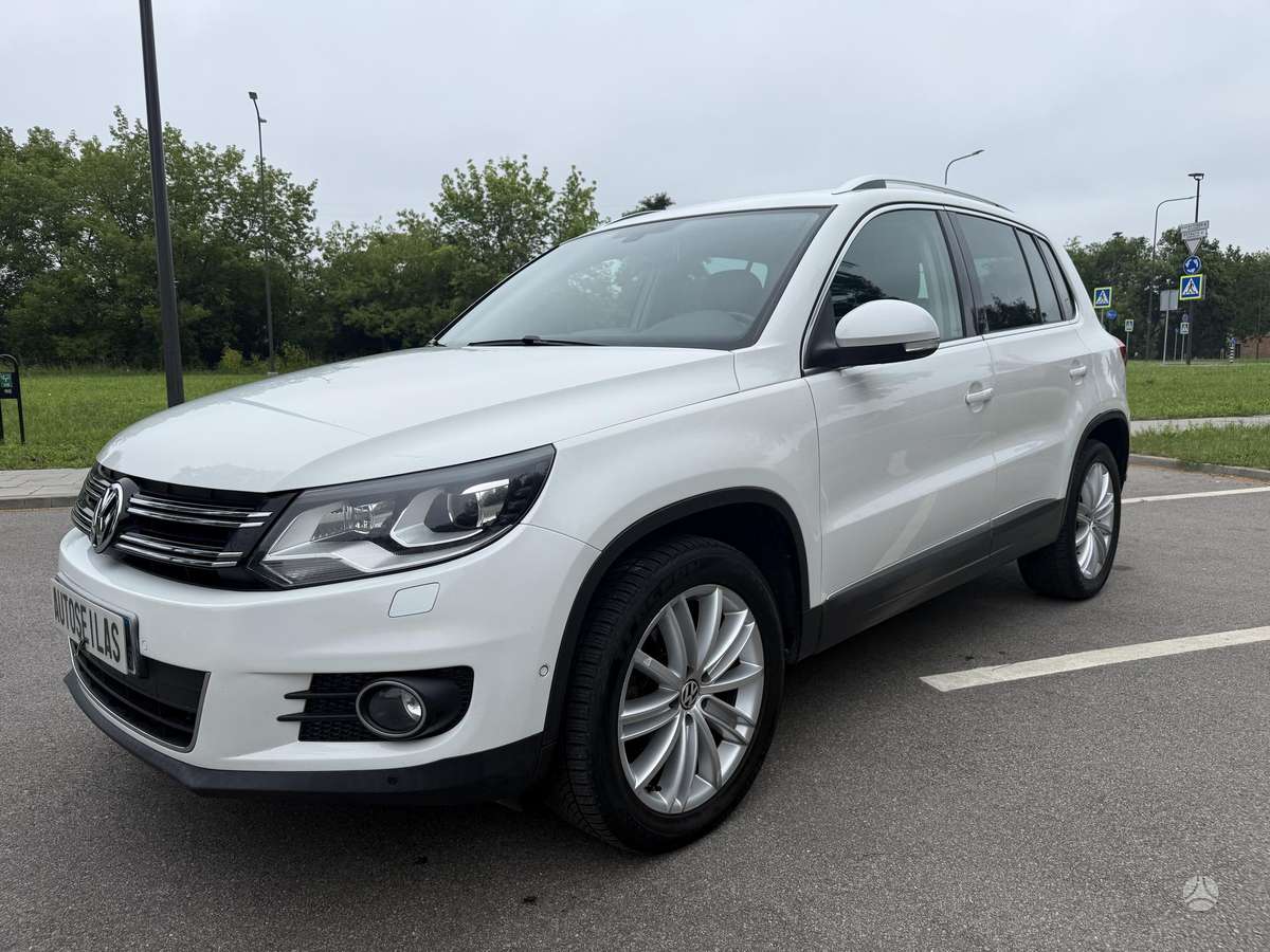 Volkswagen Tiguan - 1