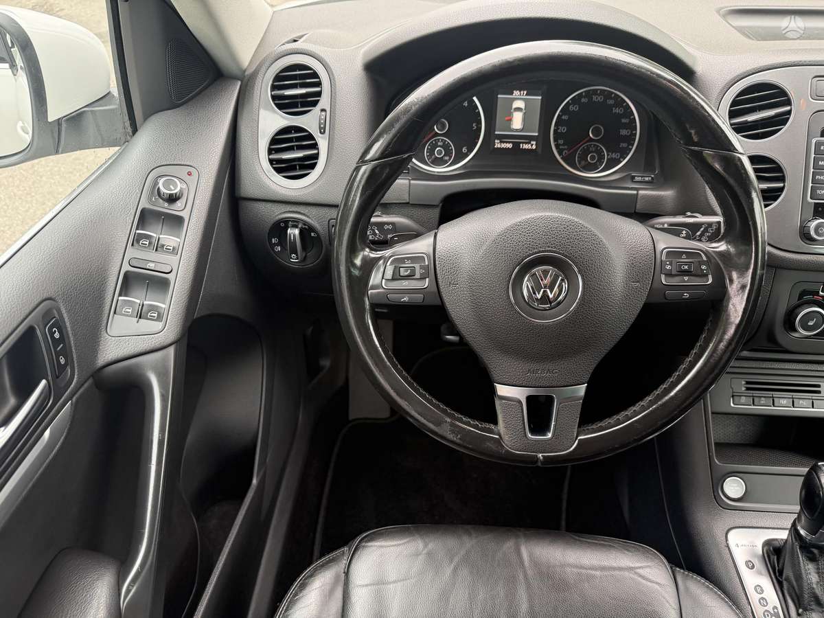 Volkswagen Tiguan - 10