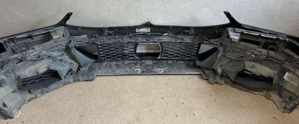 BMW 8 serija Bmw 8 g15 dalys