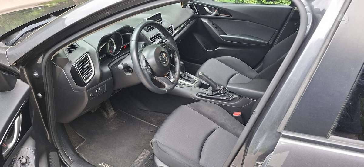 Mazda 3, 2.0 l., Седан