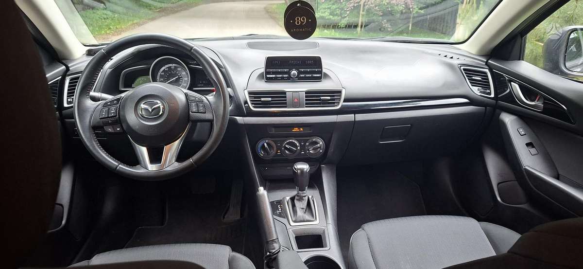 Mazda 3, 2.0 l., Седан