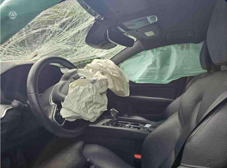 Volvo V60 по частям
