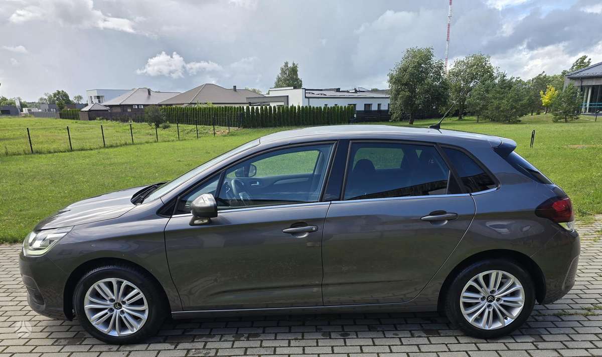 Citroen C4, 1.6 l., hatchback