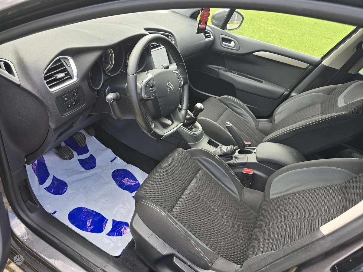 Citroen C4, 1.6 l., hatchback