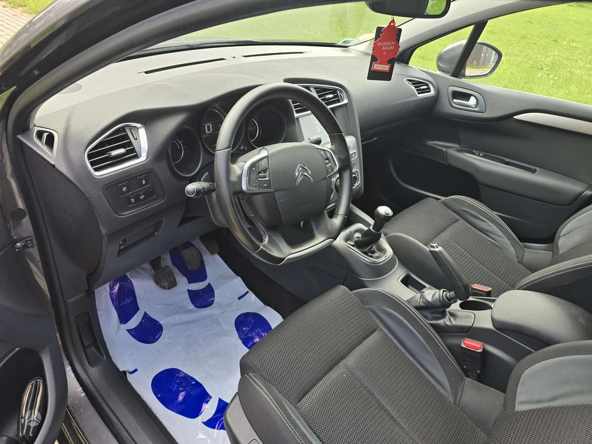 Citroen C4, 1.6 l., hatchback