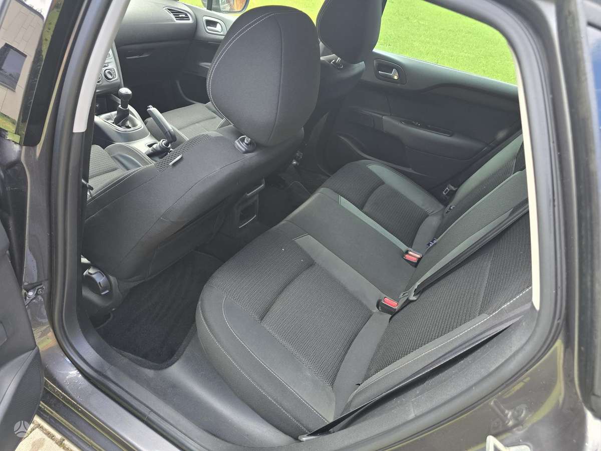 Citroen C4, 1.6 l., hatchback