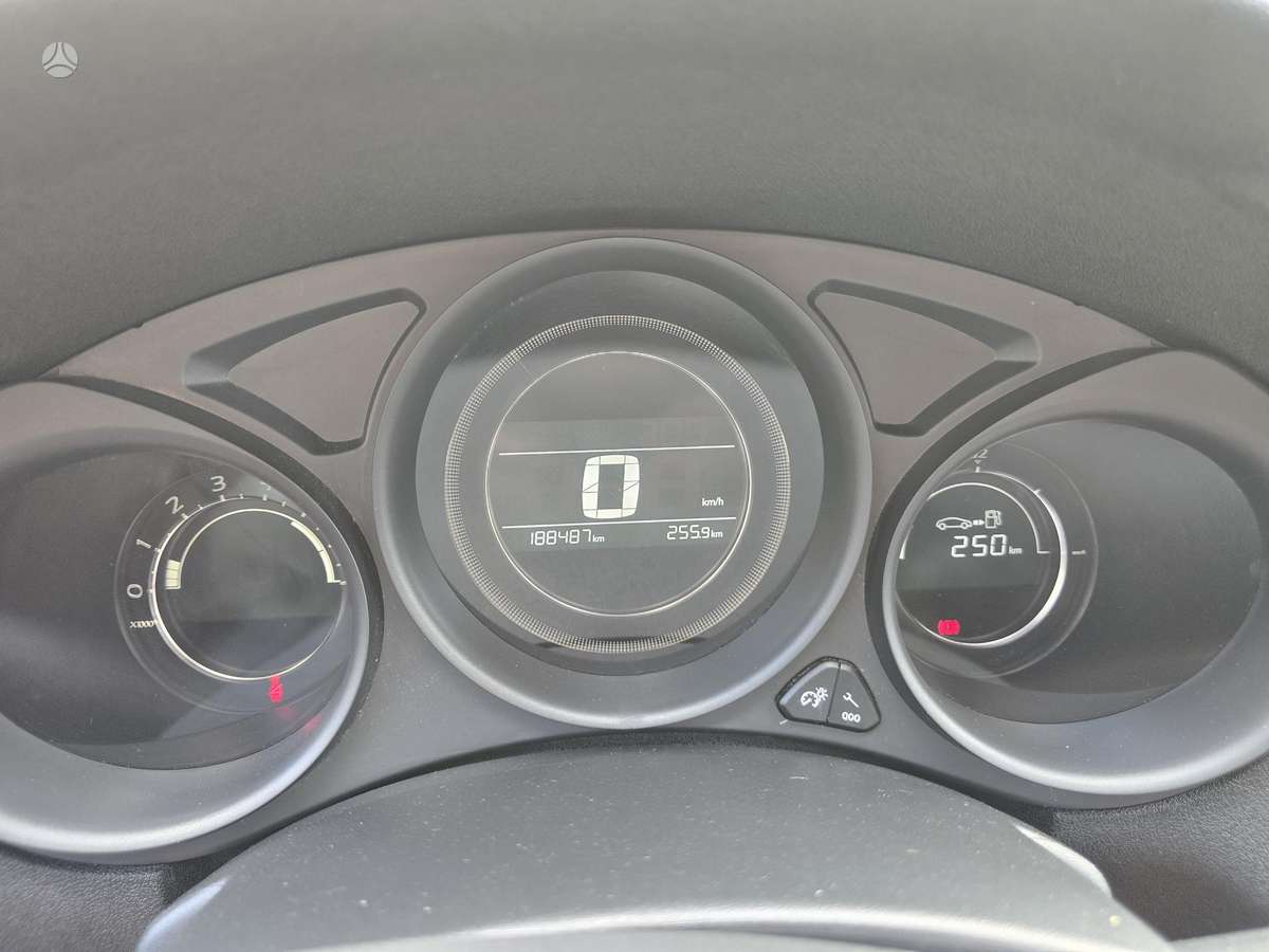 Citroen C4, 1.6 l., hatchback