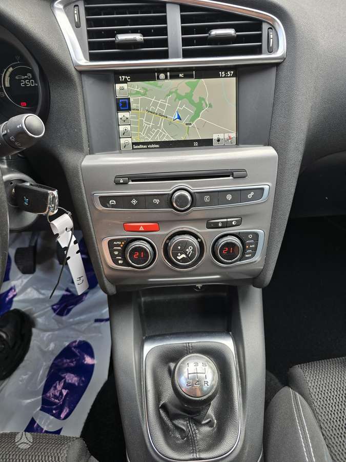 Citroen C4, 1.6 l., hatchback