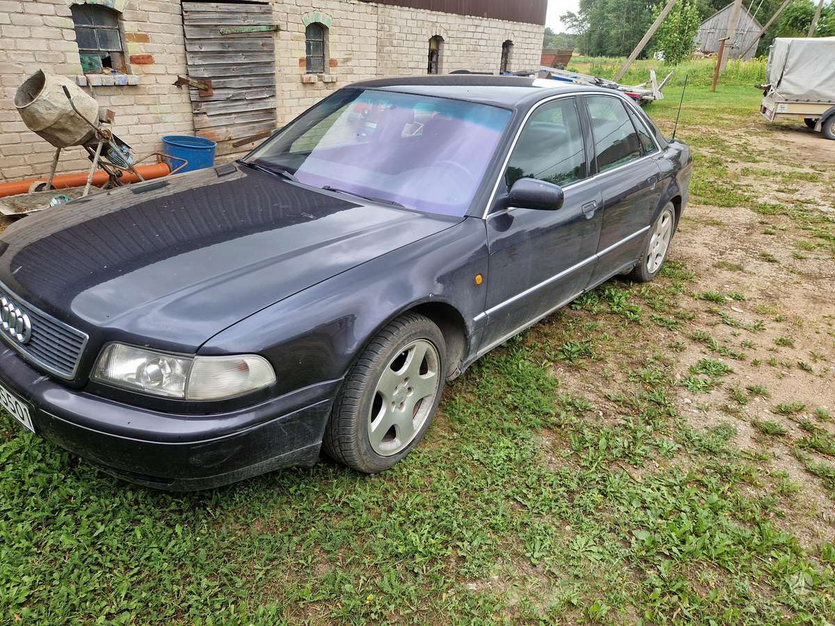 Audi A8, 2.8 l., Седан