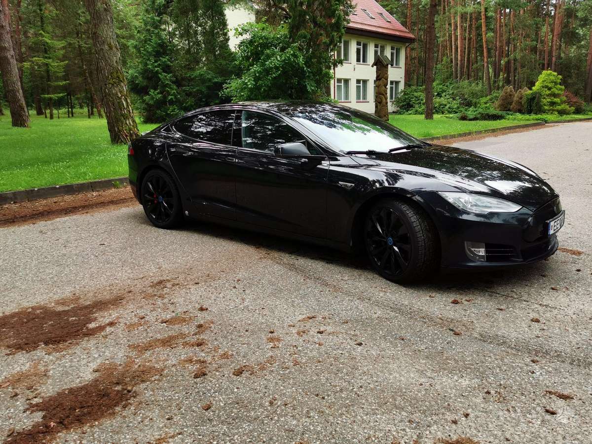 Tesla Model S, 85 кВт·ч, Хэтчбек