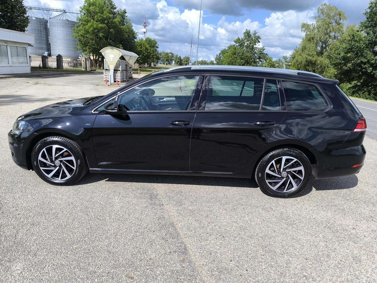 Volkswagen Golf - 2