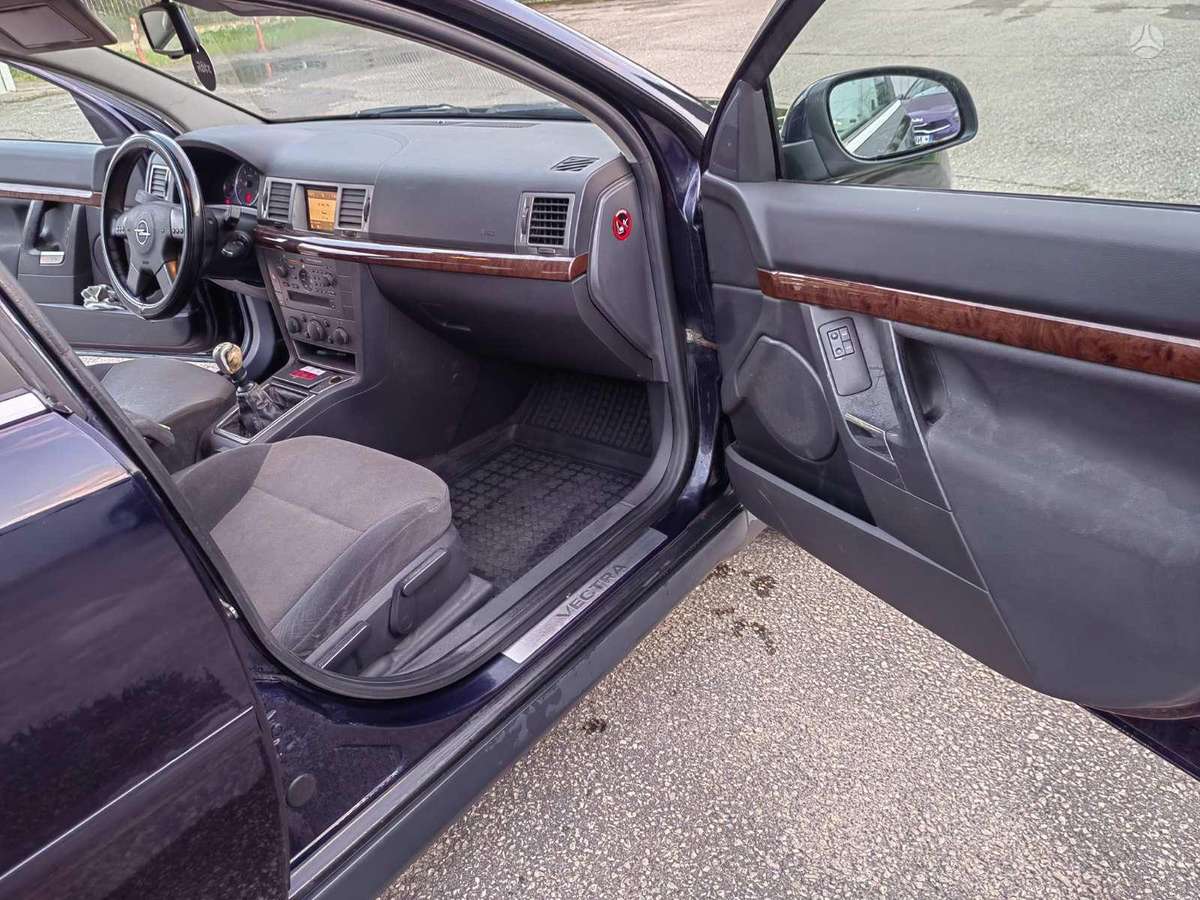 Opel Vectra, 2.2 l., universalas