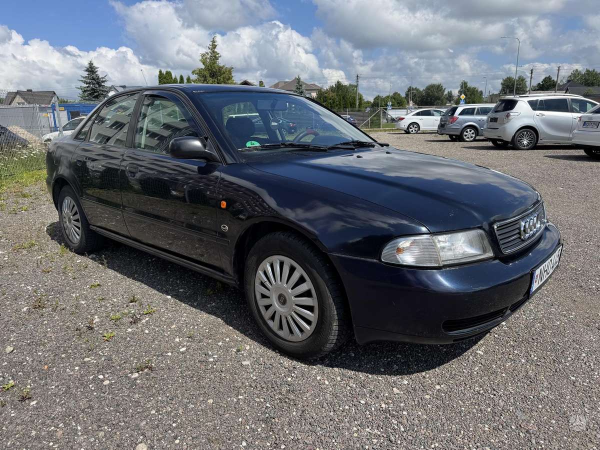 Audi A4, 1.8 l., Седан