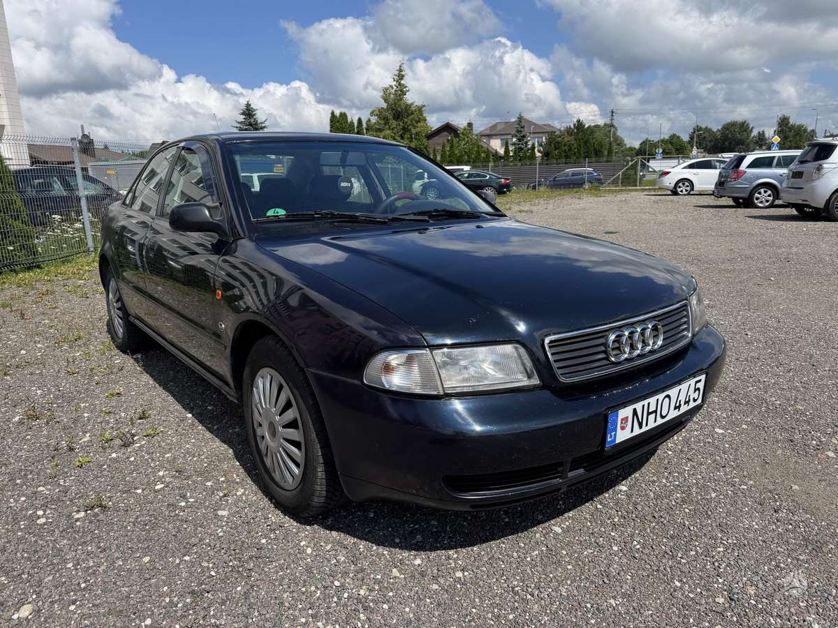 Audi A4, 1.8 l., Седан