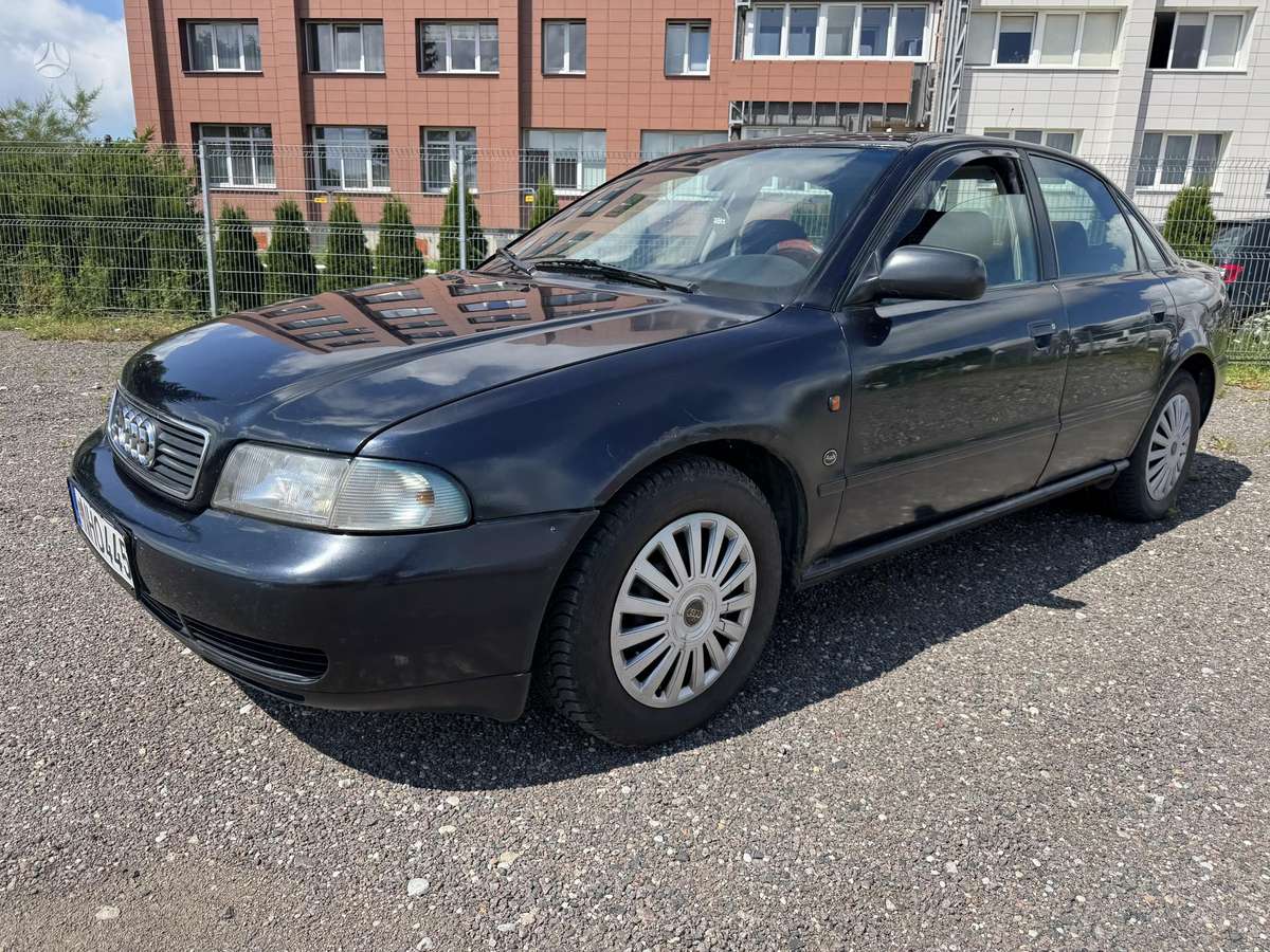 Audi A4, 1.8 l., Седан