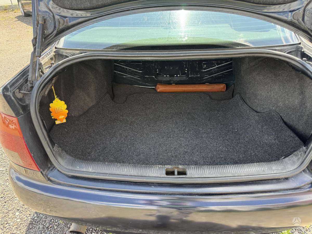 Audi A4, 1.8 l., Седан