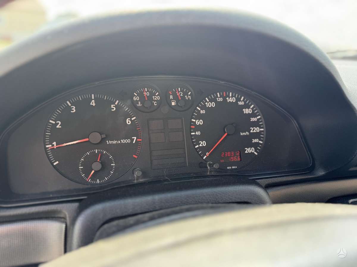 Audi A4, 1.8 l., Седан
