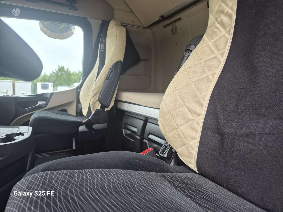 Mercedes-Benz Actros 1845, double sleeper