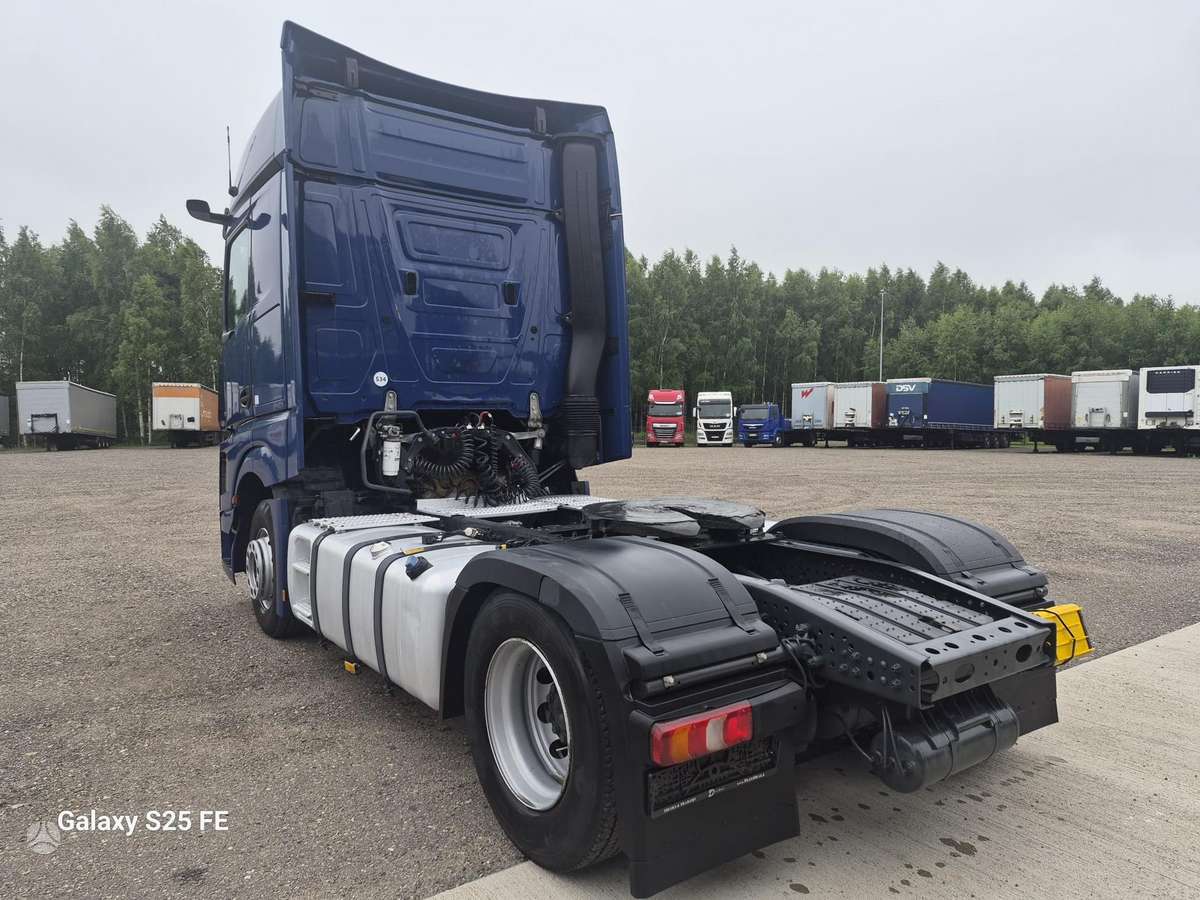 Mercedes-Benz Actros 1845, double sleeper