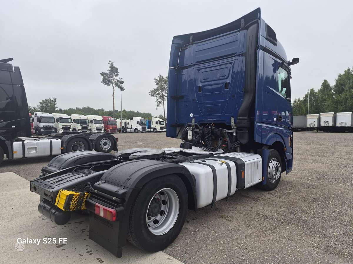 Mercedes-Benz Actros 1845, double sleeper