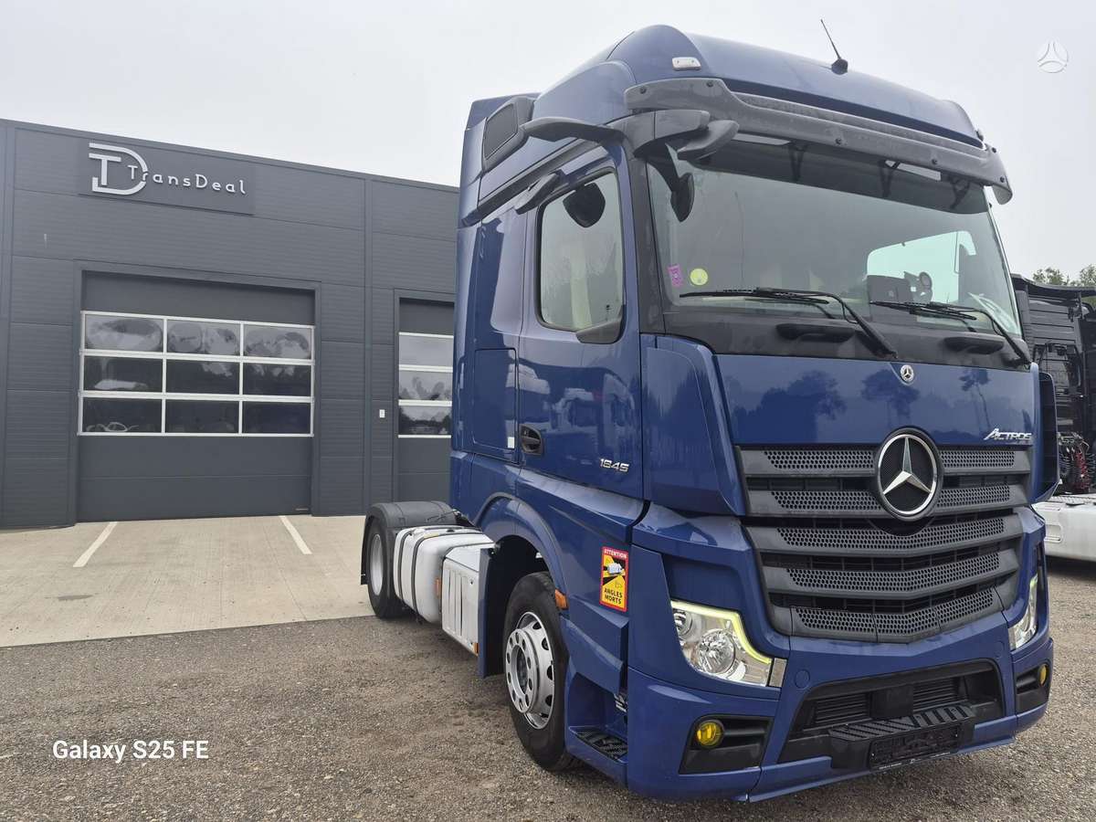 Mercedes-Benz Actros 1845, double sleeper