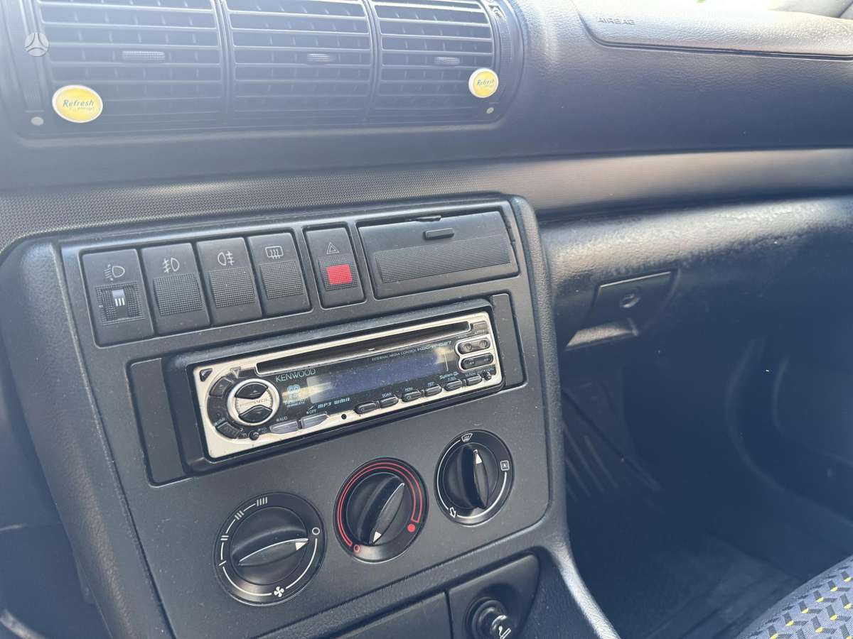 Audi A4, 1.8 l., Седан