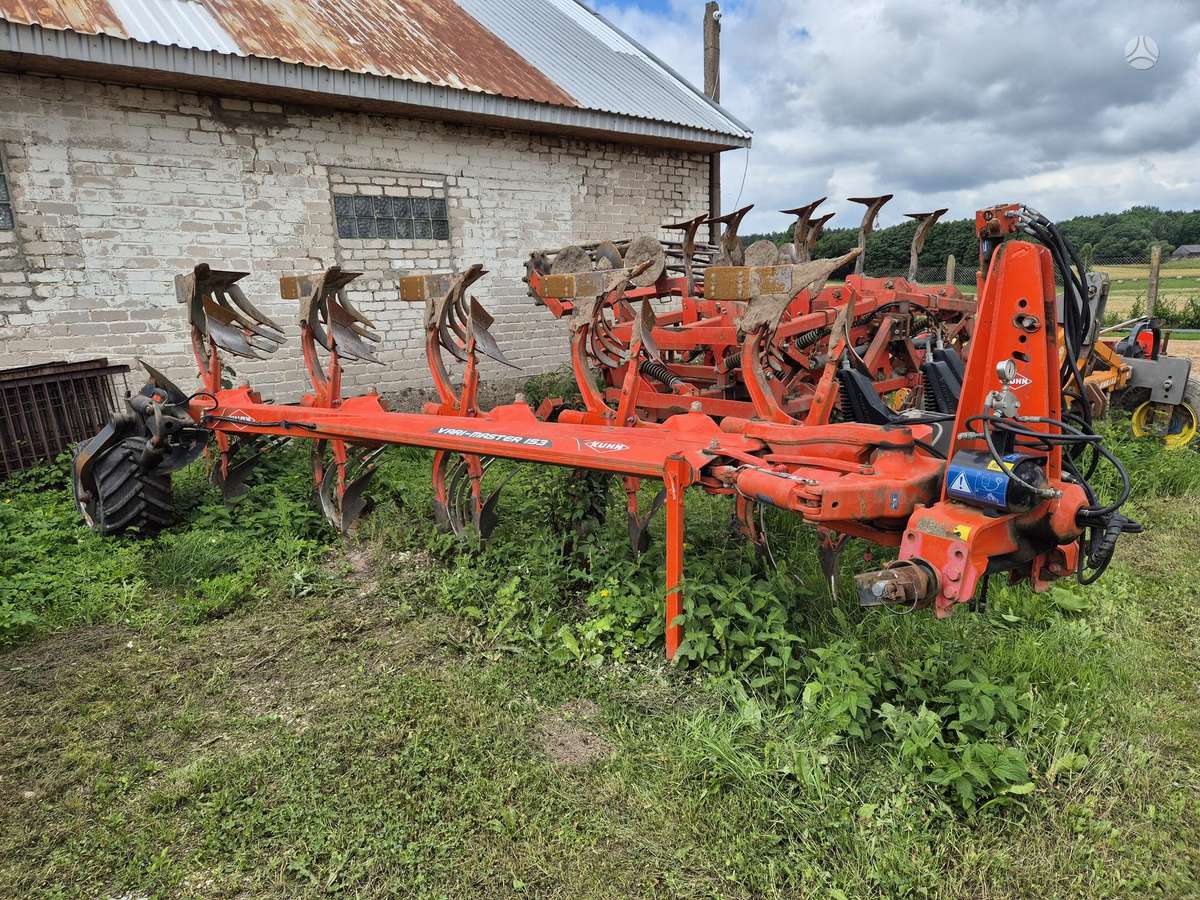 Kuhn Vari-master 153, ploughs