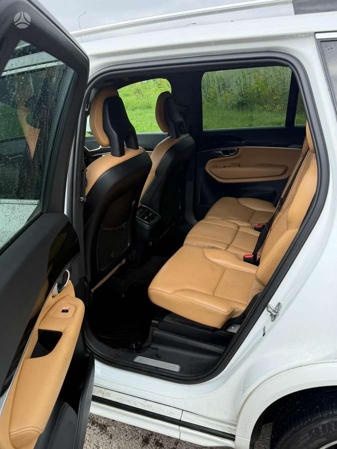 Volvo XC90 - 8