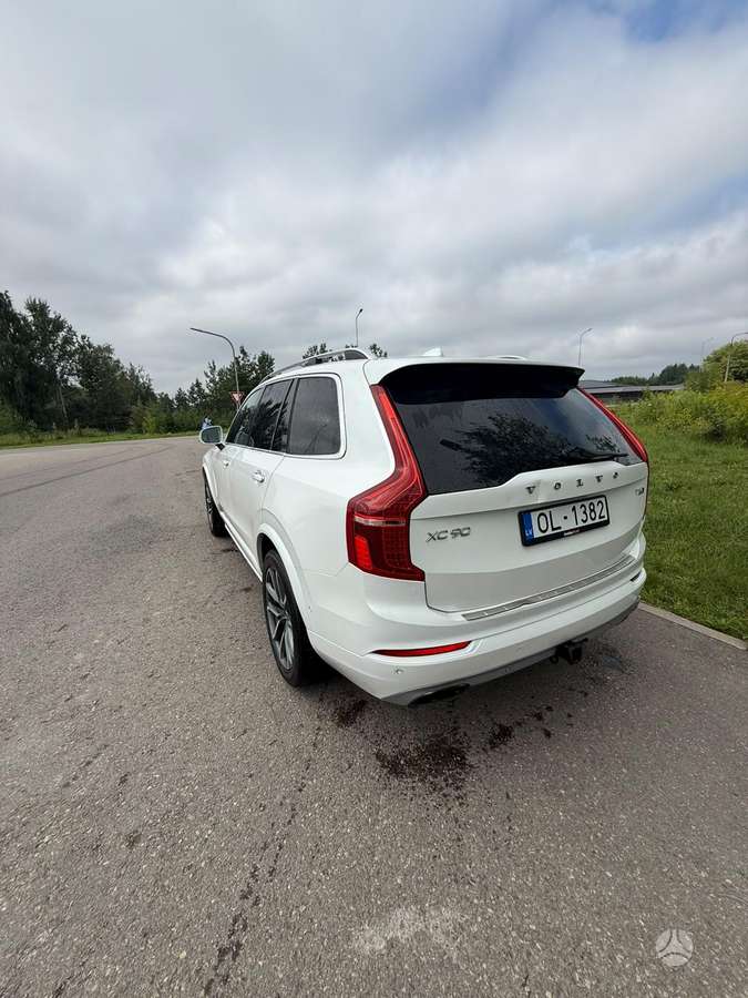 Volvo XC90 - 9