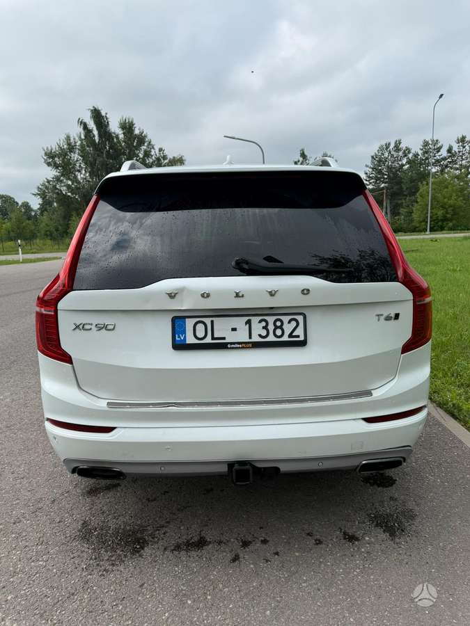 Volvo XC90 - 10