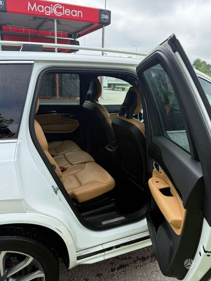 Volvo XC90 - 12