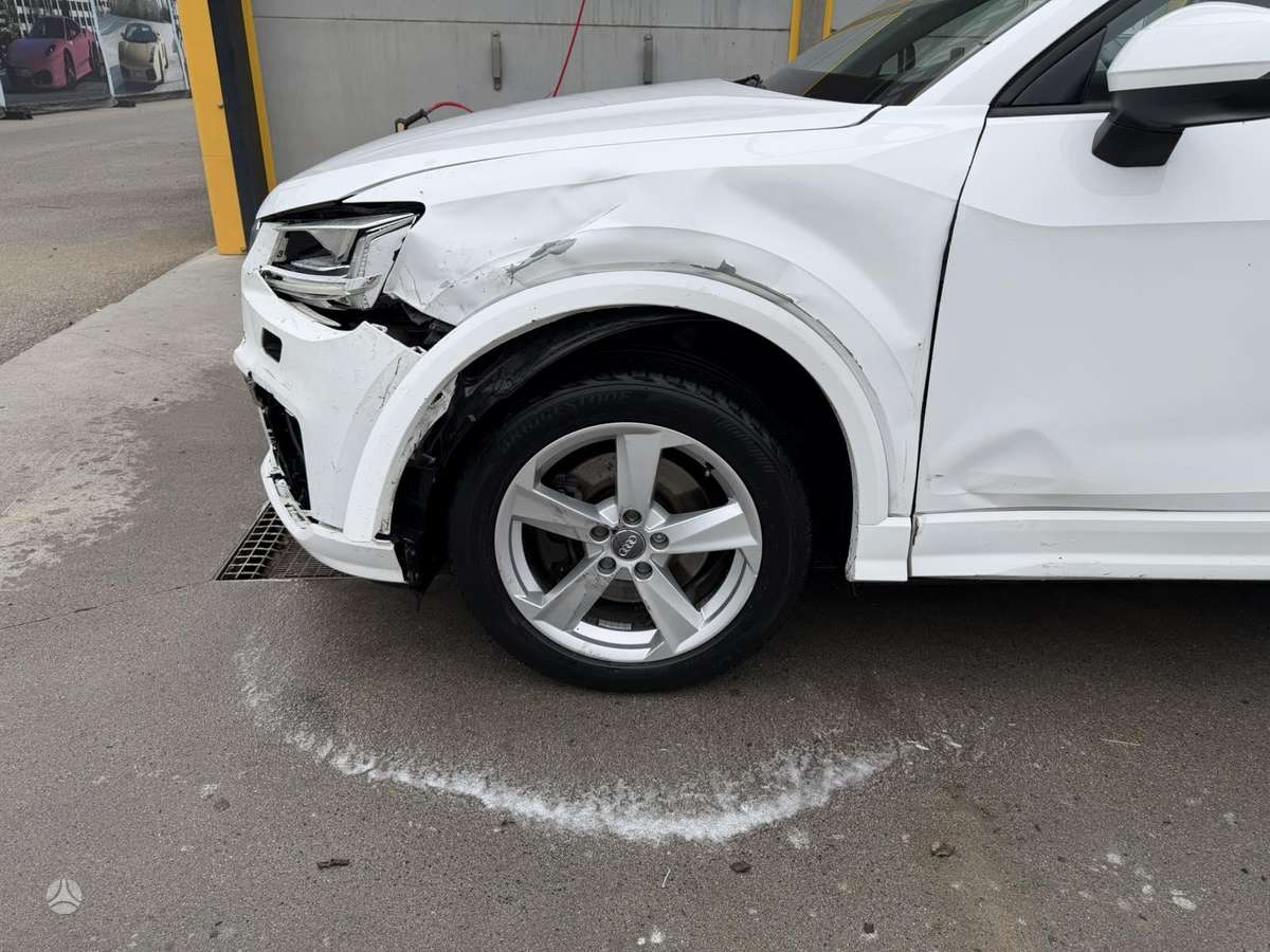Audi Q2, 1.4 l., hatchback