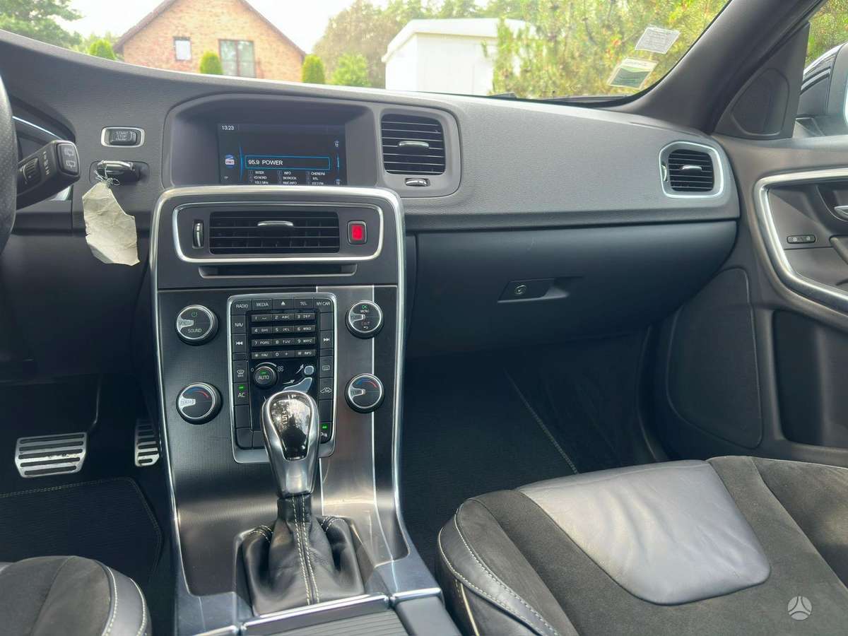 Volvo V60, 2.0 l., Универсал
