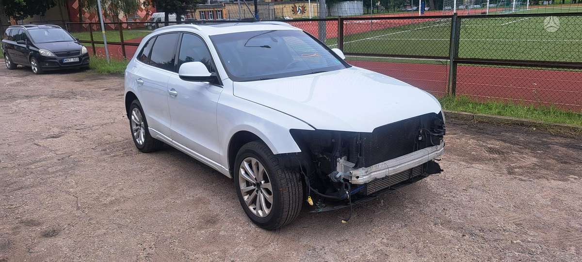 Audi Q5, 2.0 l., Внедорожник / Кроссовер