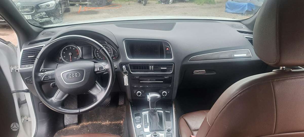 Audi Q5, 2.0 l., off-road / crossover