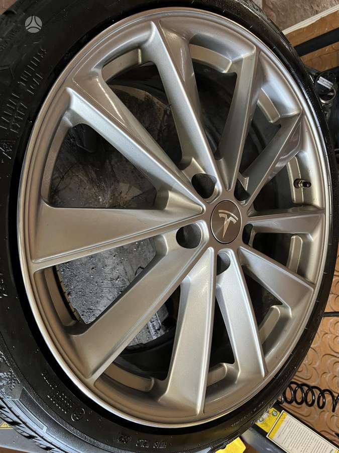 TESLA, light alloy, R19