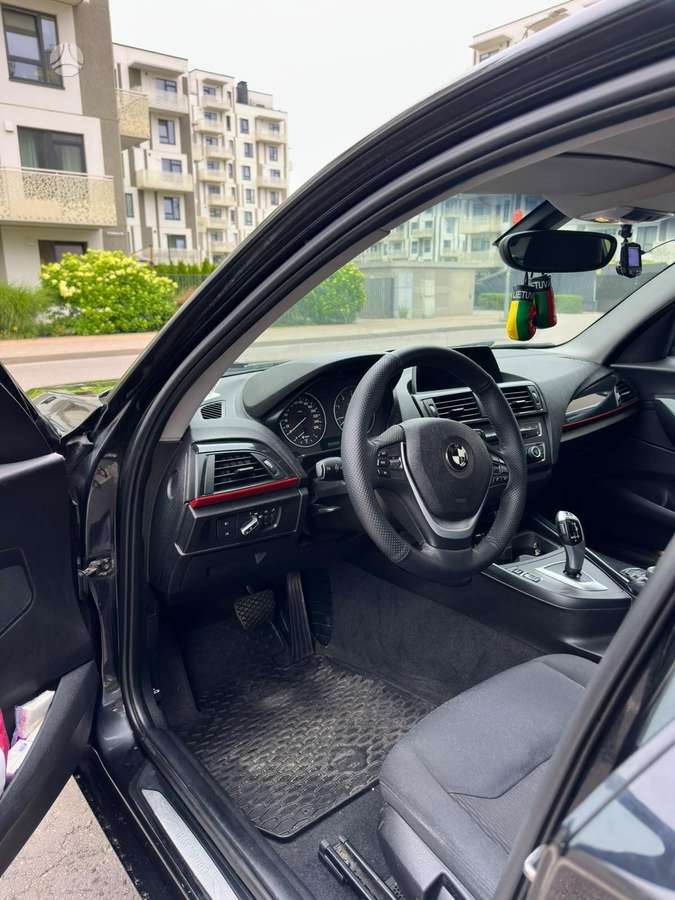 BMW 120, 2.0 l., hatchback