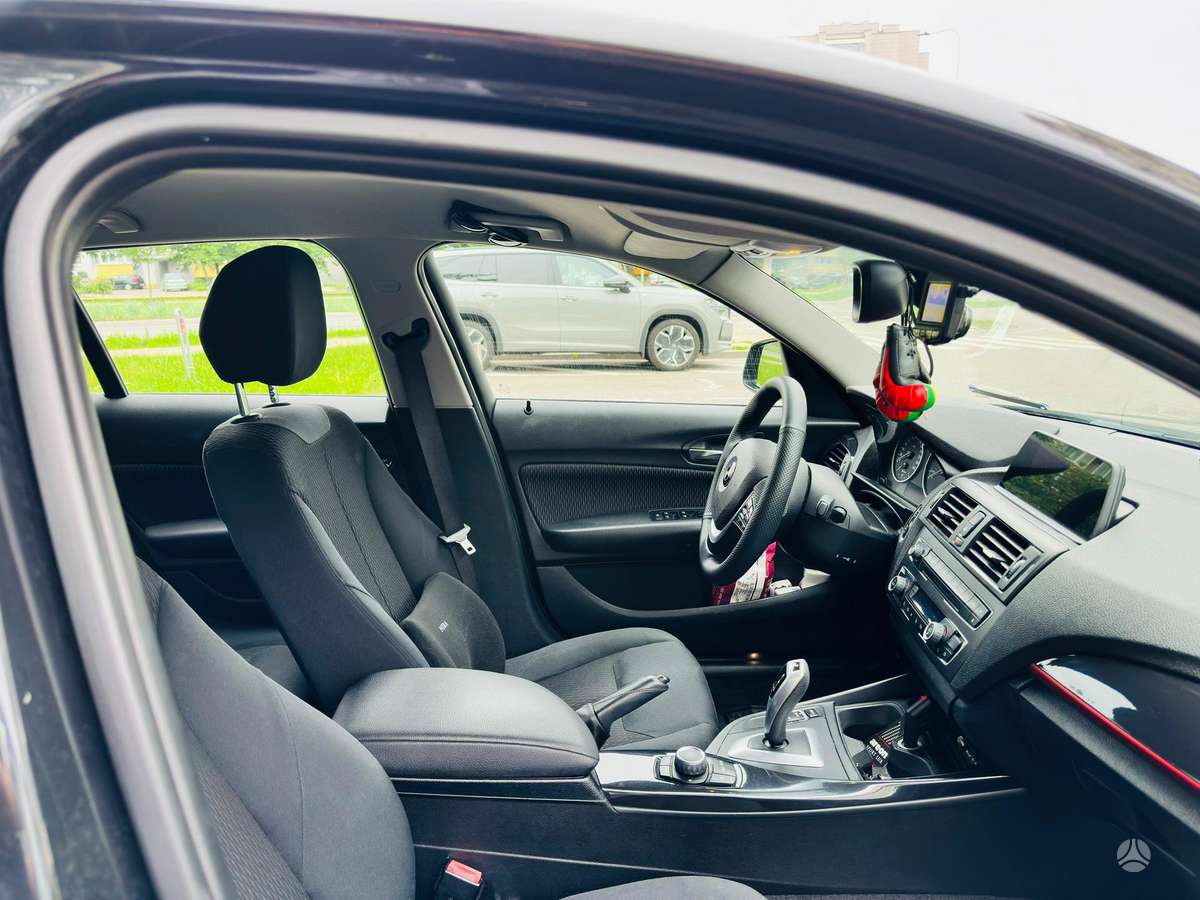 BMW 120, 2.0 l., hatchback