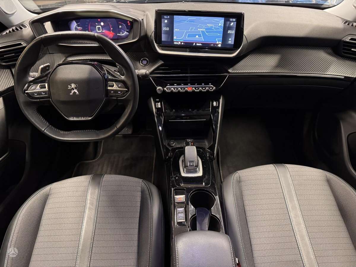 Peugeot 2008 - 8