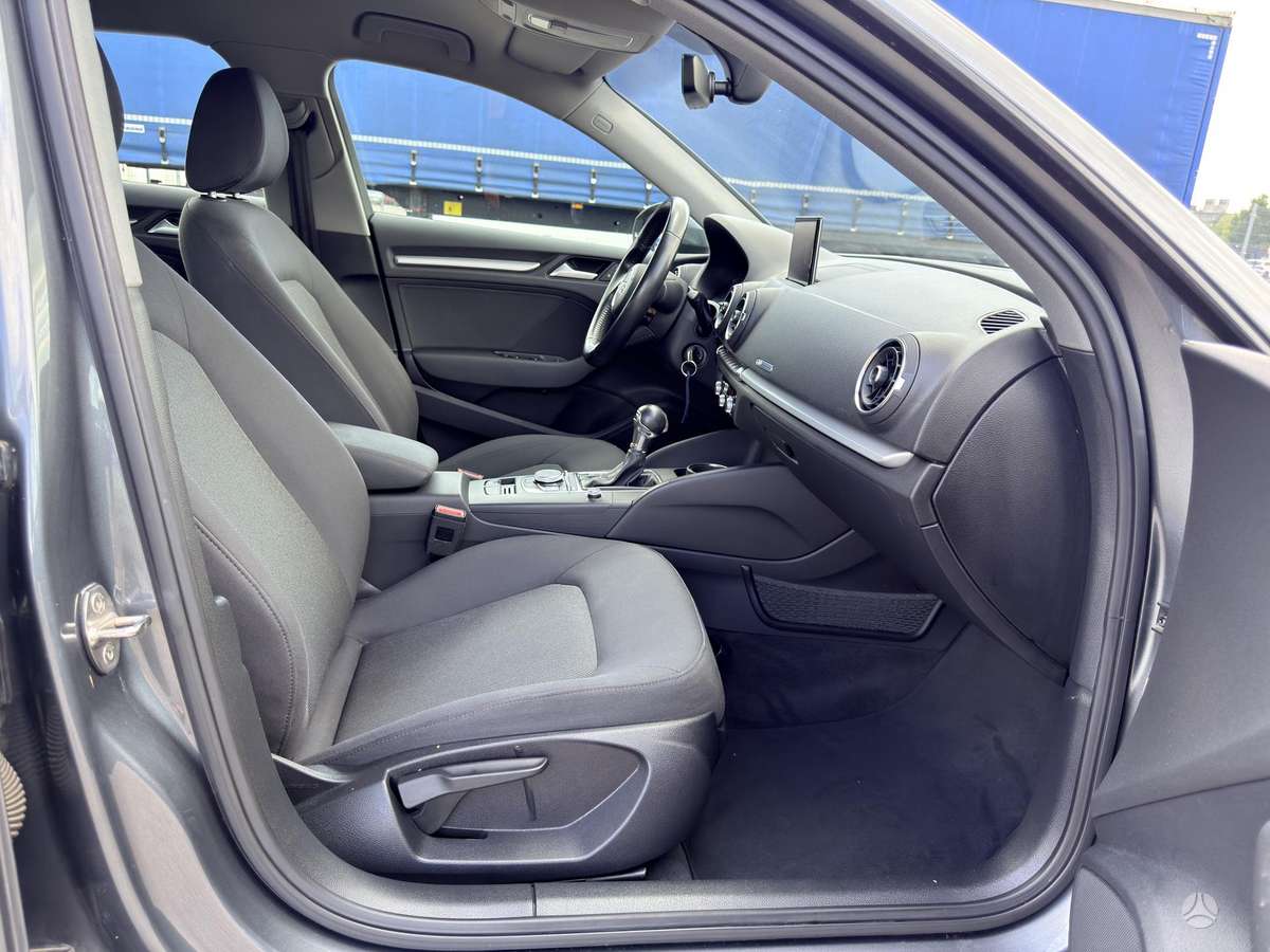 Audi A3, 1.6 l., Хэтчбек